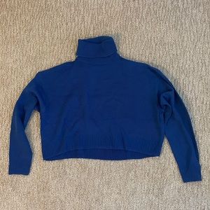 Cropped H&M turtleneck sweater